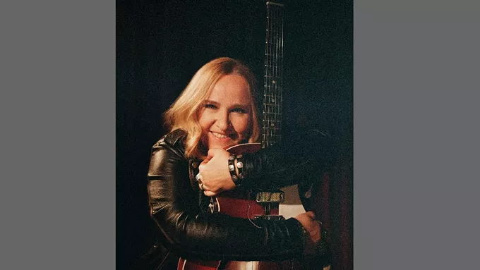 Melissa Etheridge shares her journey through life - Vimarsana News