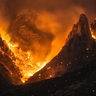 Watch This Terrifying Timelapse Video of the Bighorn Fire Passing By the Mount Lemmon Fire Department
